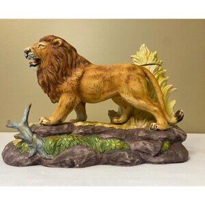 Ezra Brooks Genuine Heritage China 1980 VINTAGE Porcelain Lion Decanter 8"Hx10"W